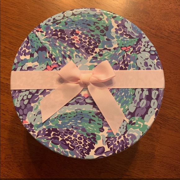 💕 Lilly Pulitzer Dress It Up Gift Set NIB - Picture 2 of 3